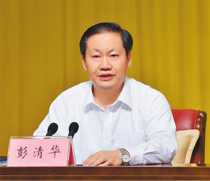 我区召开传达学习全国两会精神大会