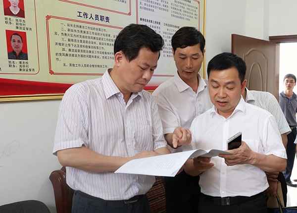 自治区纪委常委,监察厅副厅长覃黎魁到钦州市调研