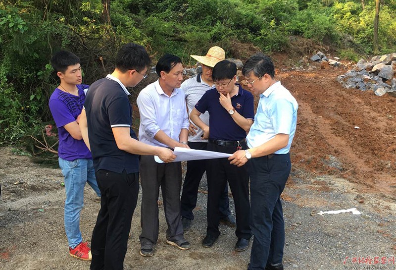 岔山村,岔山是个好山村;新社会,新潮流,脱贫致富摆前头
