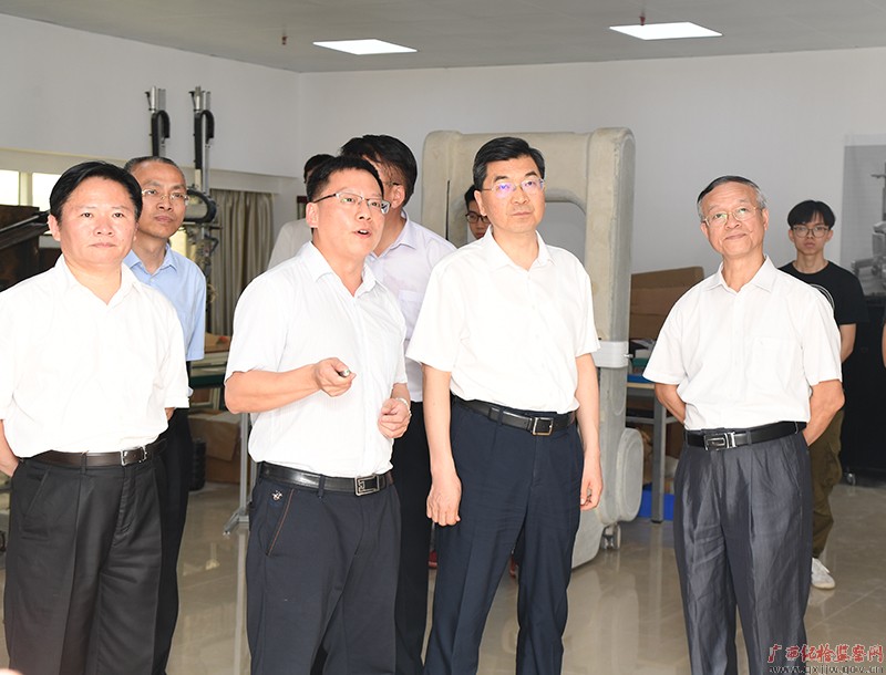房灵敏到广西科技大学调研