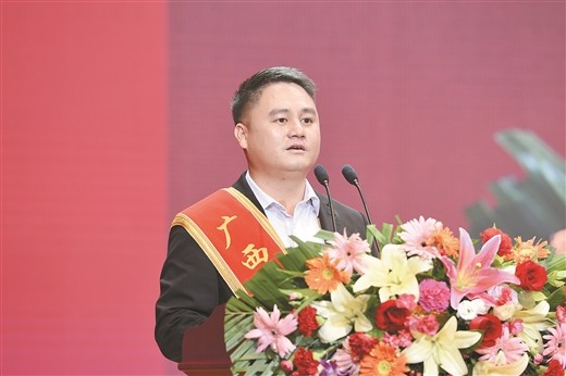 忠诚践初心 勤廉担使命——广西勤廉榜样先进事迹主题情景报告会侧记