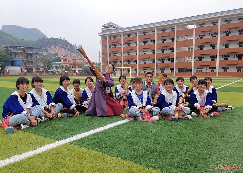 土瑶娃的领路人——记广西勤廉榜样、 贺州市平桂区民族学校副校长姜晚英