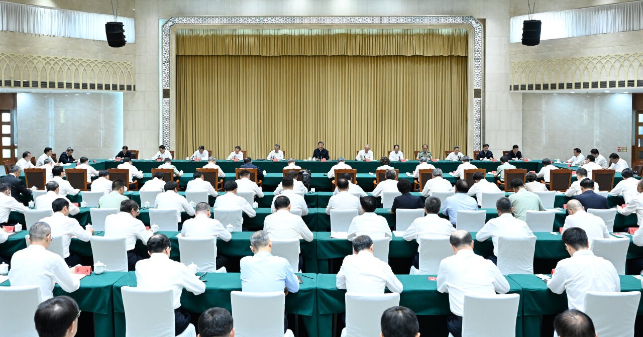 习近平:牢牢把握新疆在国家全局中的战略定位 在中国式现代化进程中更好建设美丽新疆