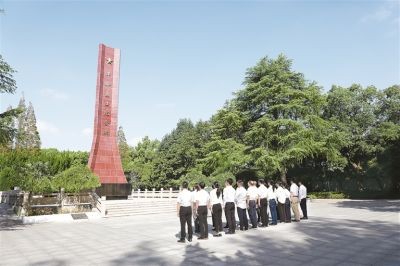 深度关注丨铭记英烈功勋 砥砺奋斗之志