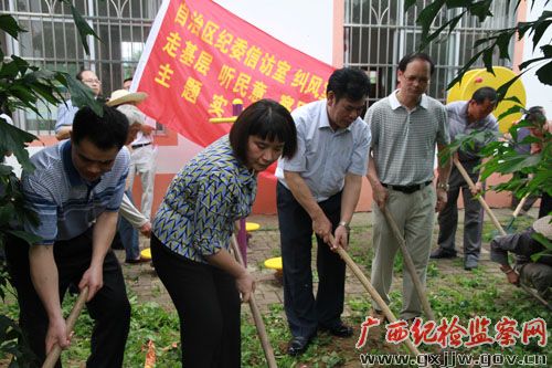 于洁带队到隆安县开展纠风信访联合下访主题实践活动