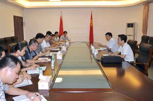 尹彤到北海开展党的群众路线教育实践活动专题调研