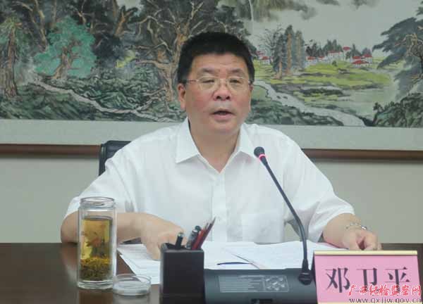 邓卫平：持续发力善始善终抓好教育实践活动
