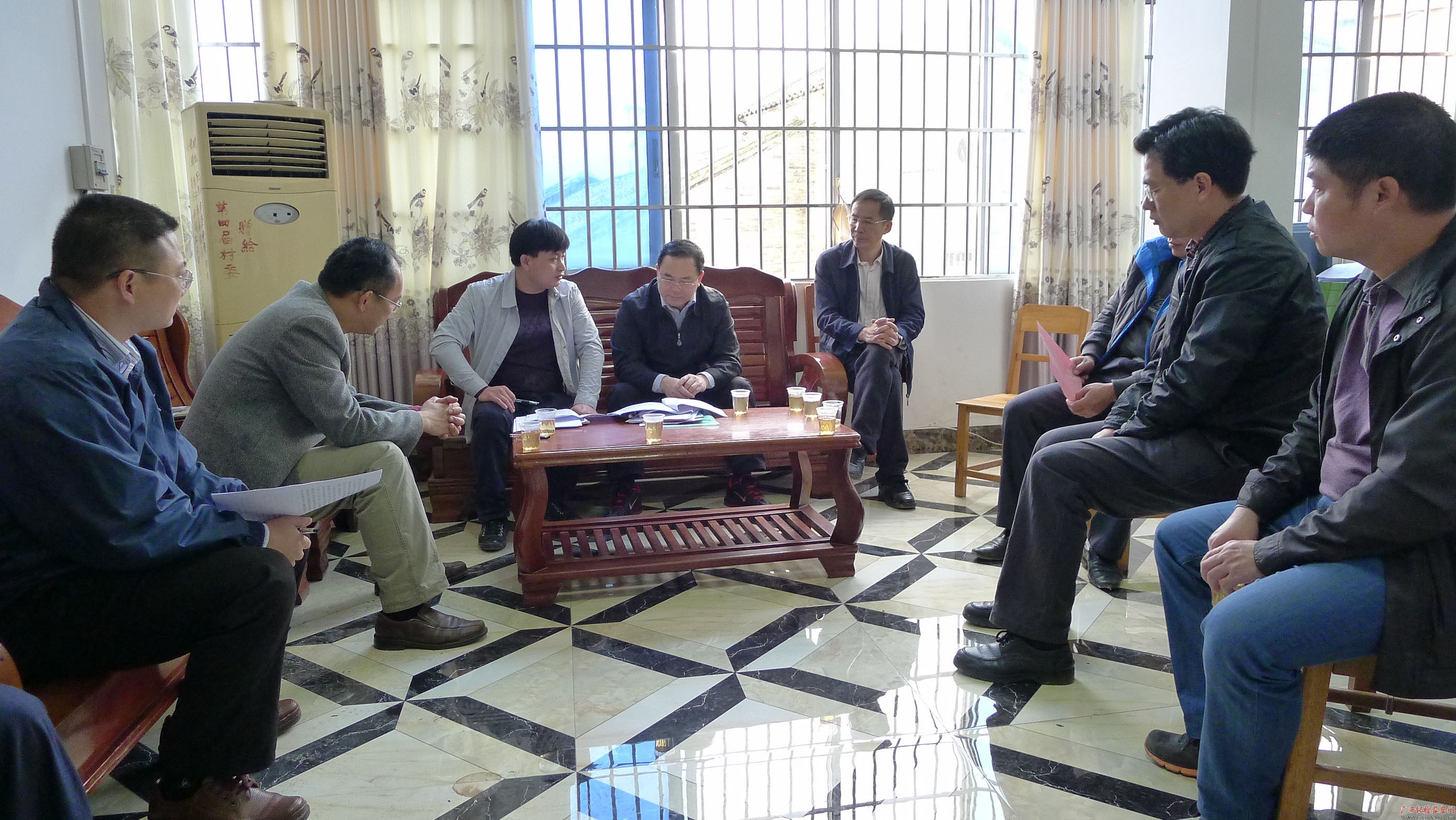 玉林市纪委书记到东山社区调研生态乡村建设情况