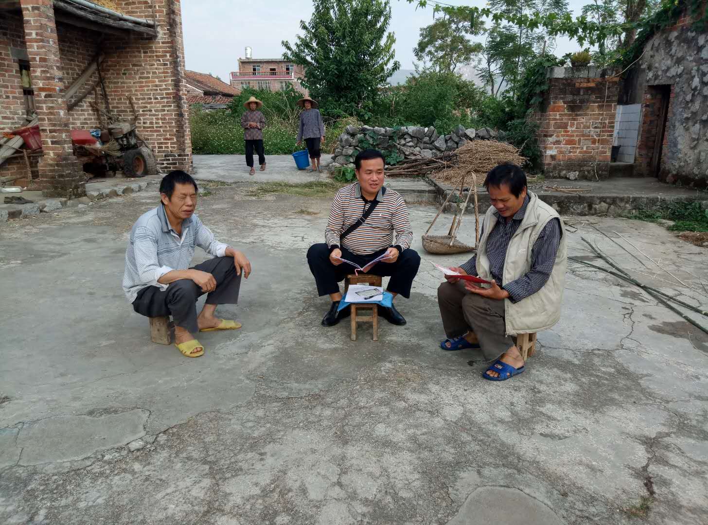 来宾：纪检干部争当学习贯彻党的十九大精神的表率