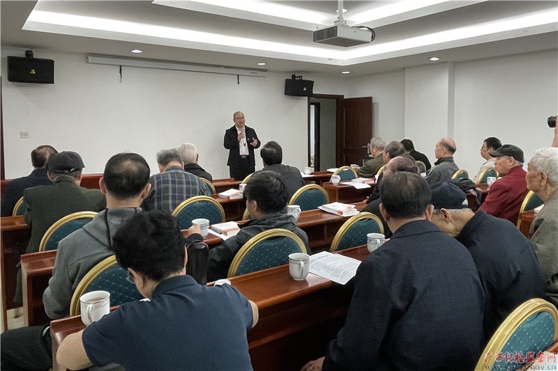 自治区纪委监委机关召开离退休干部党员“讲党史谈体会表决心”党史学习教育座谈会
