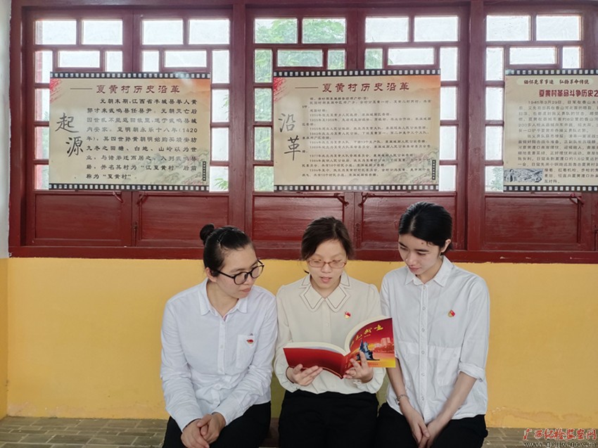 镜头|与书为伴 共品书香