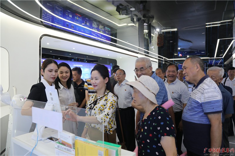 自治区纪委监委机关离退休干部党员党史学习教育持续走深走实