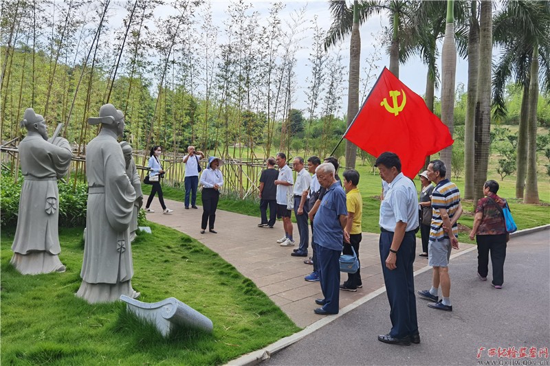 自治区纪委监委机关离退休干部党员党史学习教育持续走深走实