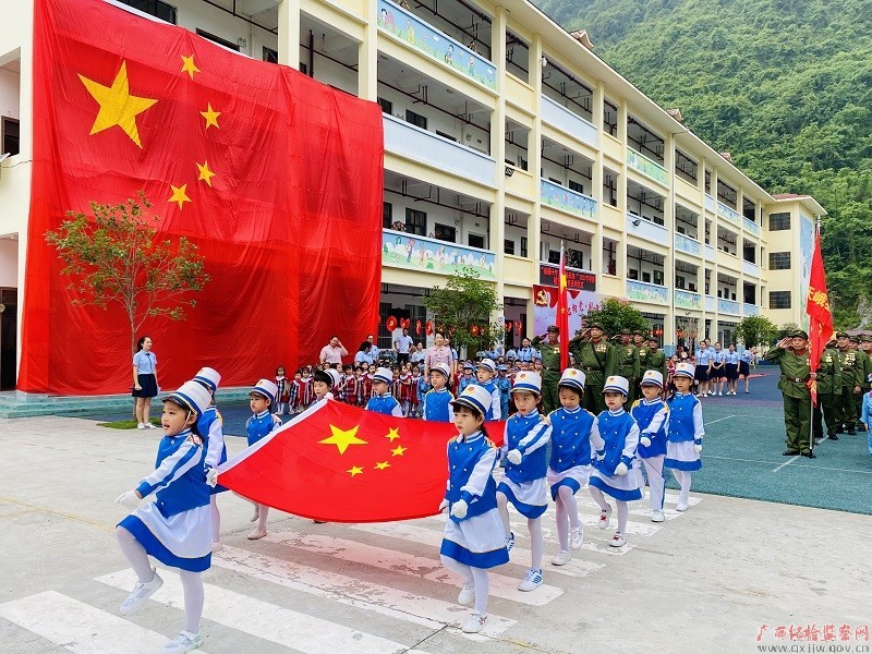 镜头|童心向党 健康成长