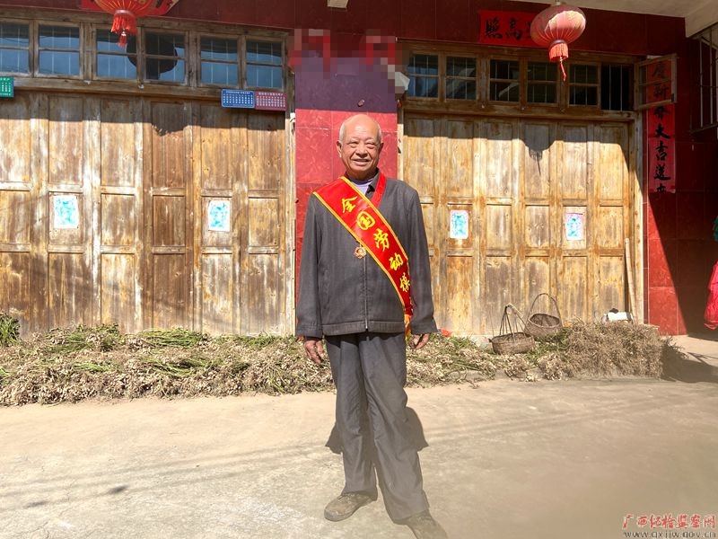 光荣在党50年|邓光荣:山沟沟里的人民“运输员”