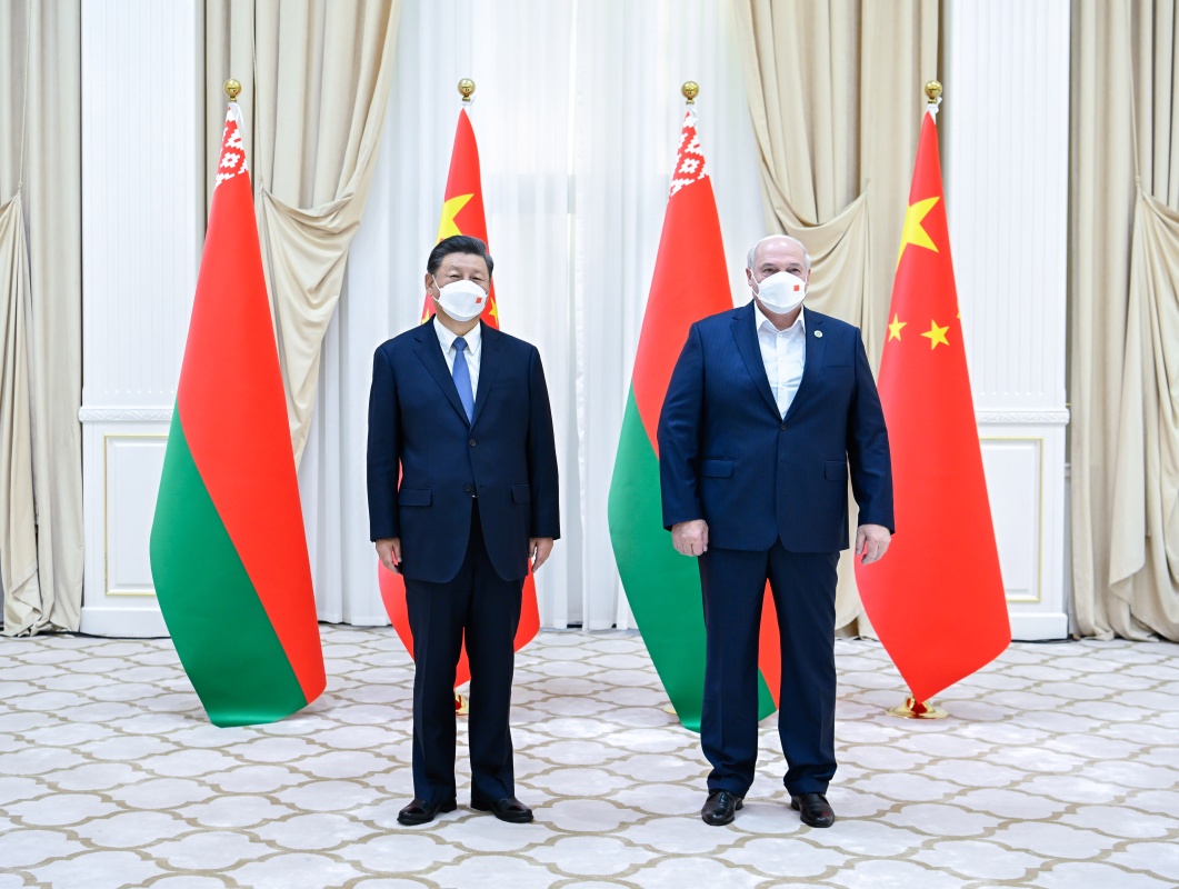 习近平会见白俄罗斯总统卢卡申科