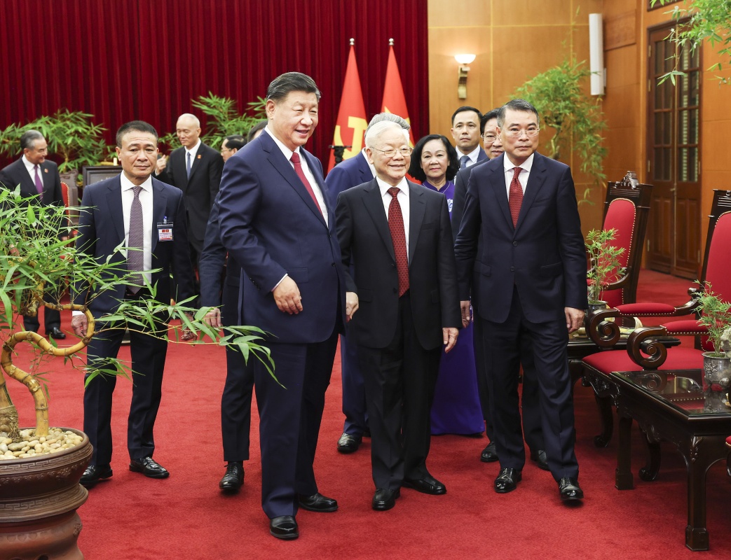 习近平同越共中央总书记阮富仲举行会谈