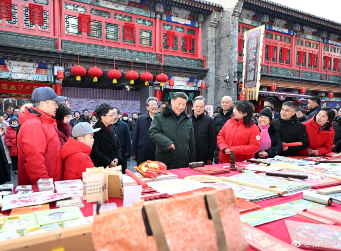 习近平春节前夕在天津看望慰问基层干部群众