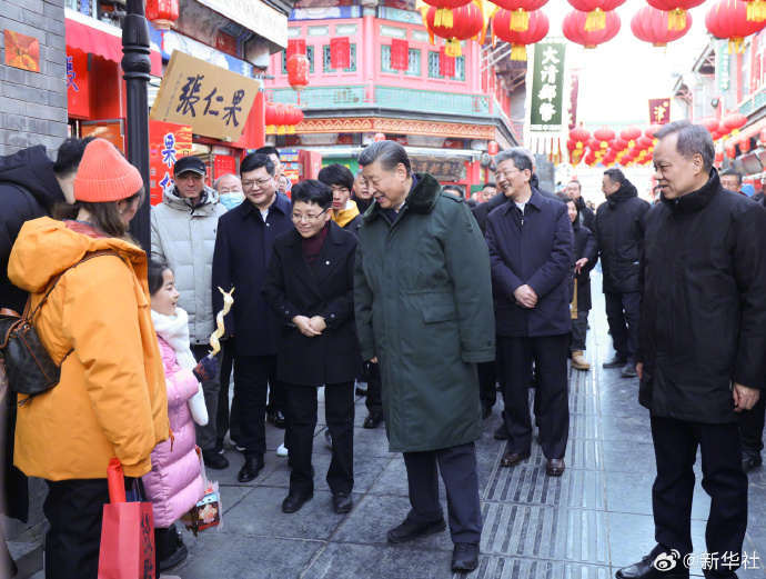 习近平春节前夕在天津看望慰问基层干部群众