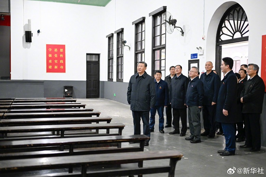 习近平考察湖南第一师范学院：学校的办学宗旨要引导学生立志报国