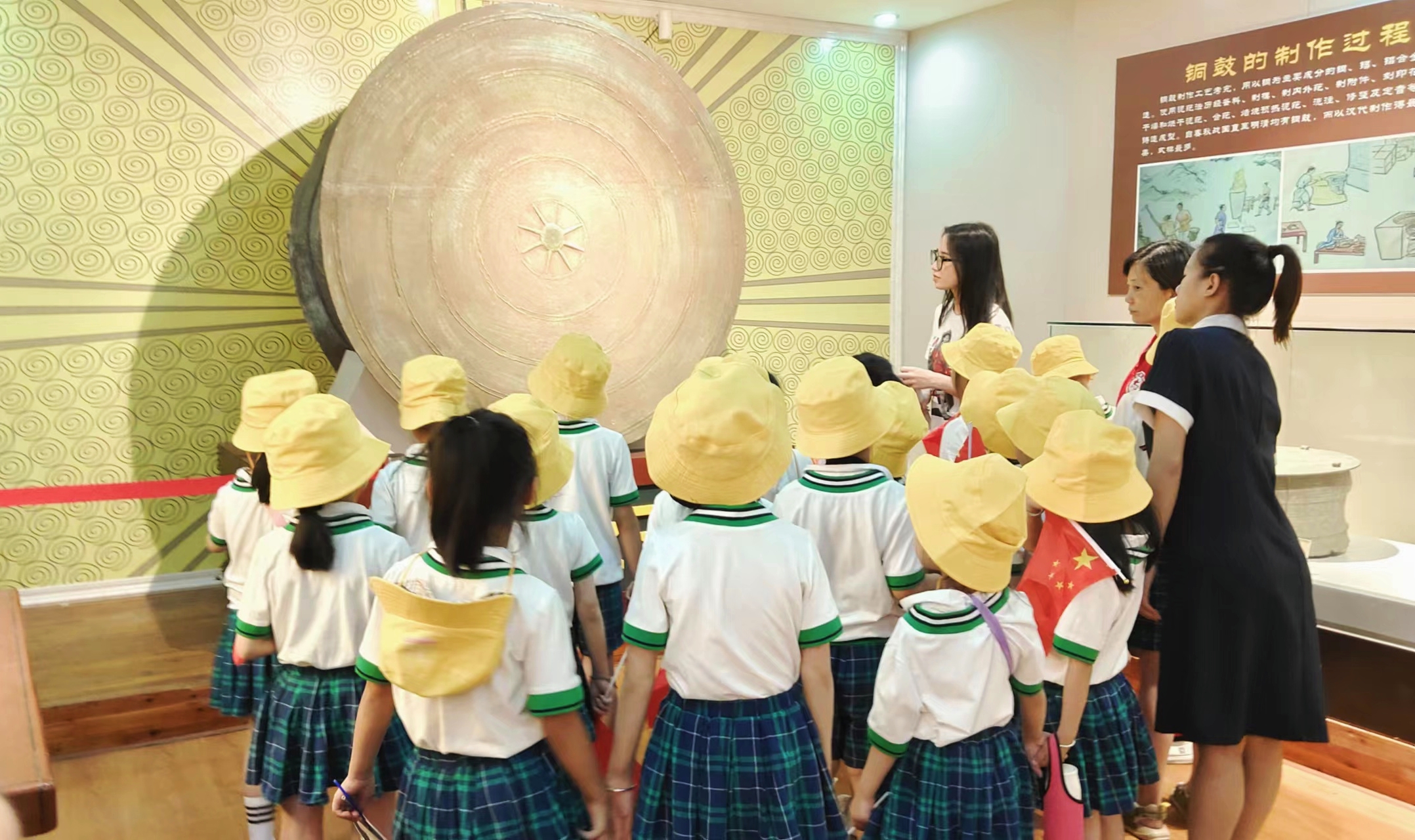 镜头丨博物馆里过暑假