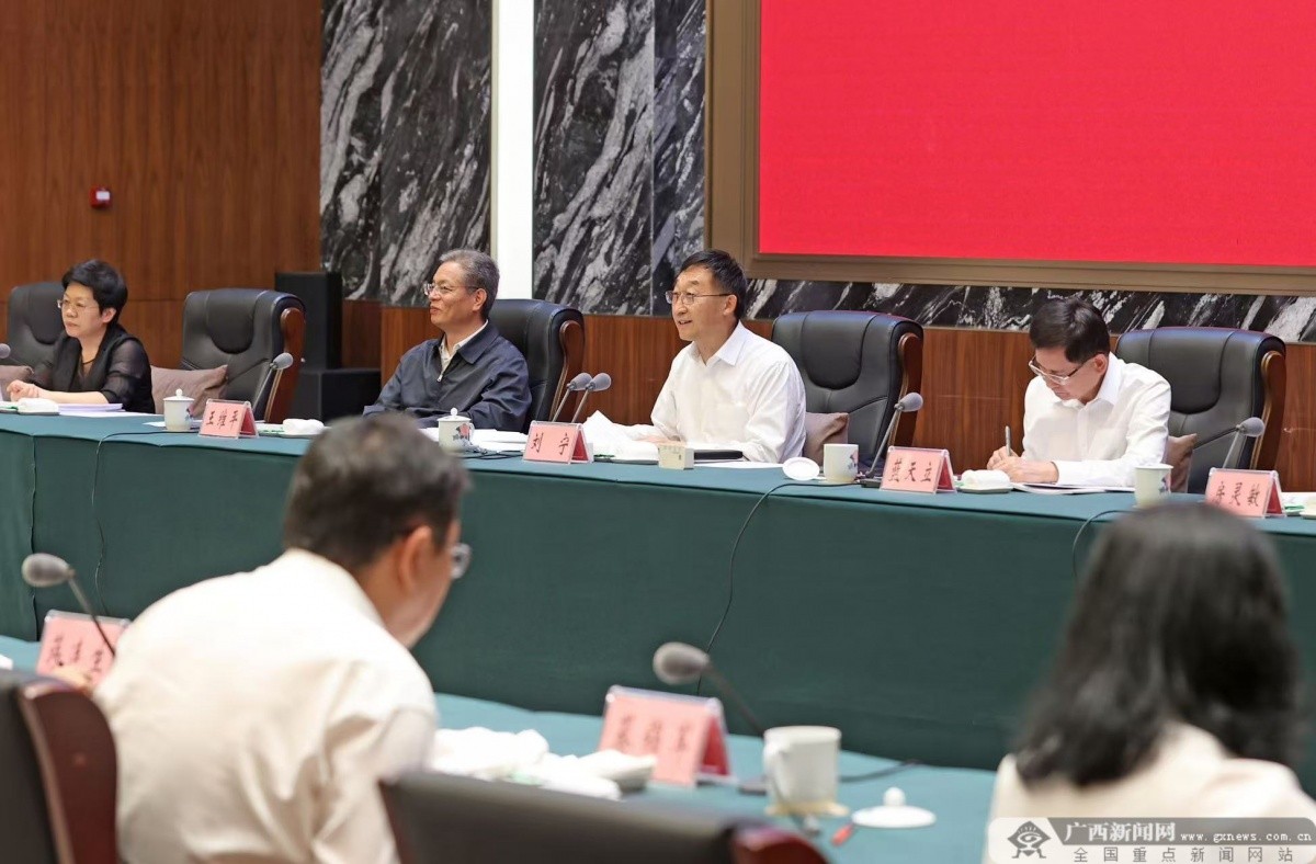 自治区党委在桂林市全州县召开深入贯彻落实习近平总书记对广西“五个更大”重要要求座谈会 刘宁主持并讲话 蓝天立出席