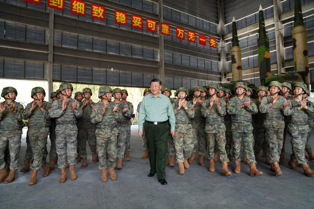 习近平在视察火箭军某旅时强调坚持政治引领 强化使命担当 埋头苦干实干 提升战略导弹部队威慑和实战能力