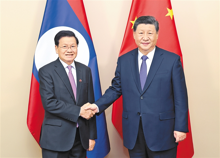 习近平会见老挝人民革命党中央总书记、国家主席通伦