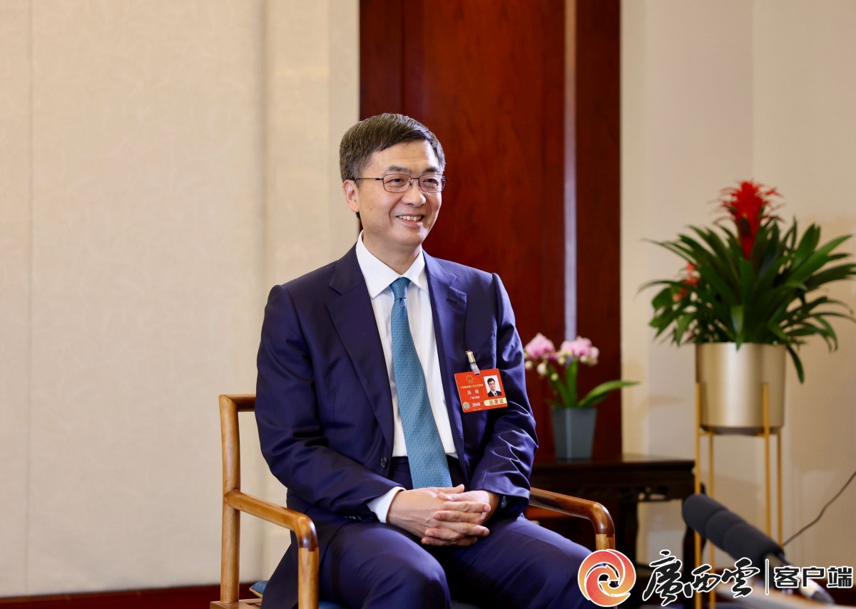 陈刚在京接受越南媒体采访