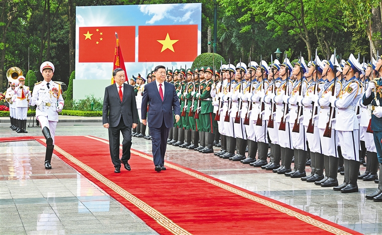 越共中央总书记苏林为习近平举行欢迎仪式