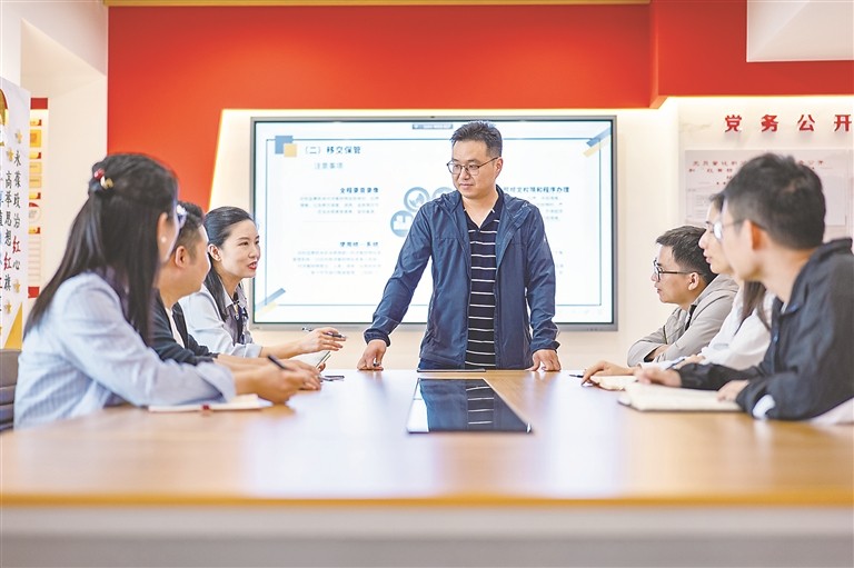 悟规律 明方向 学方法 增智慧丨善用法治思维和法治方式正风肃纪反腐