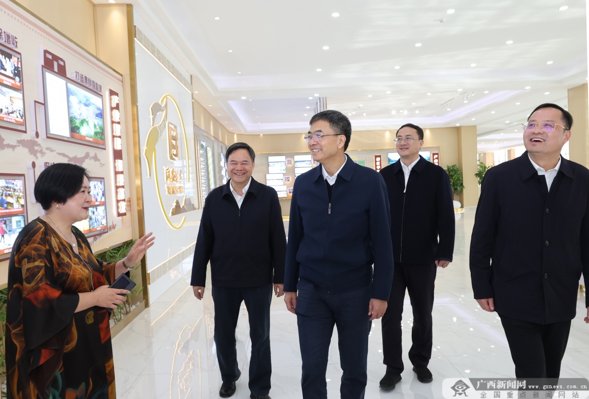 �¸��������е��У�ǿ��Ҫ������˷�չ׳�����򾭼��ƶ���������չ