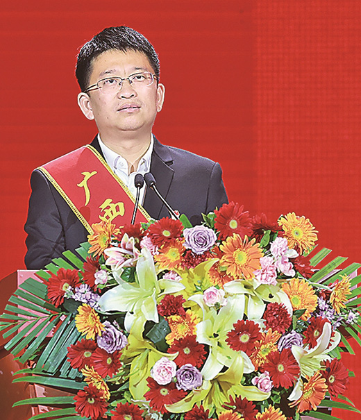 ����ӳ�˹� ʵ�����³�