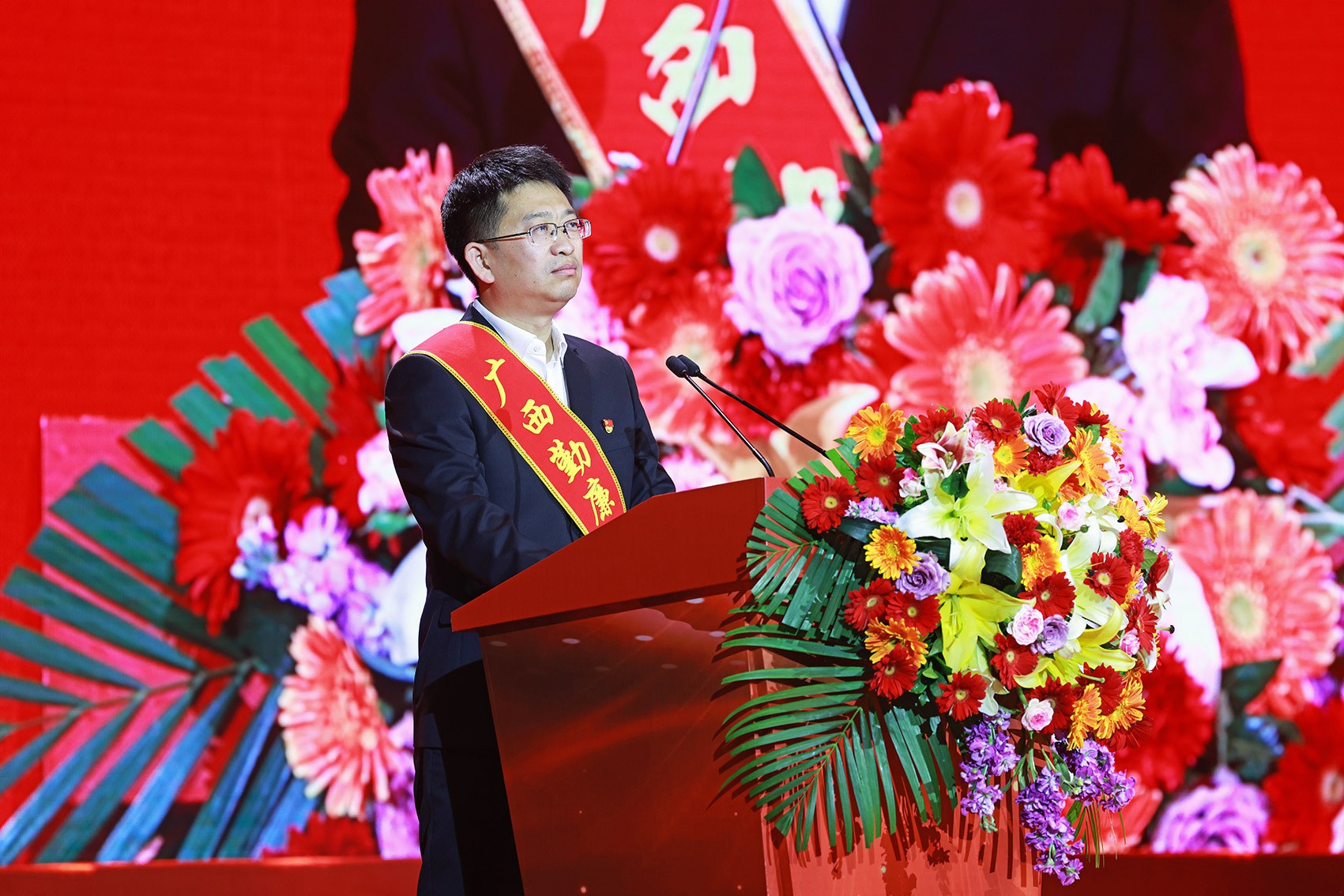 广西连续10年评选表彰“勤廉先进个人”——以勤廉之光激扬实干新风