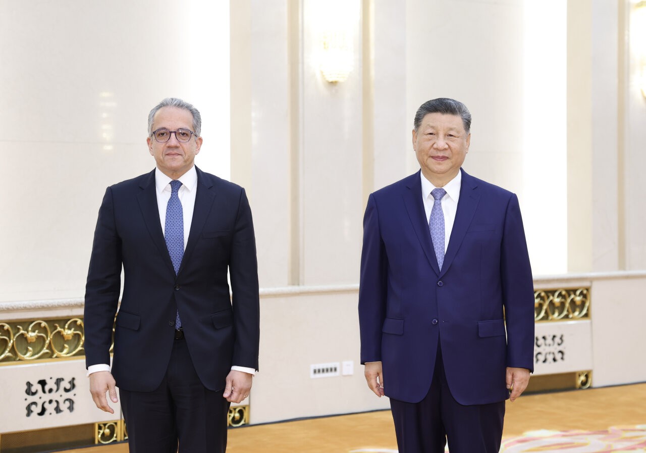 习近平会见联合国教科文组织总干事阿纳尼