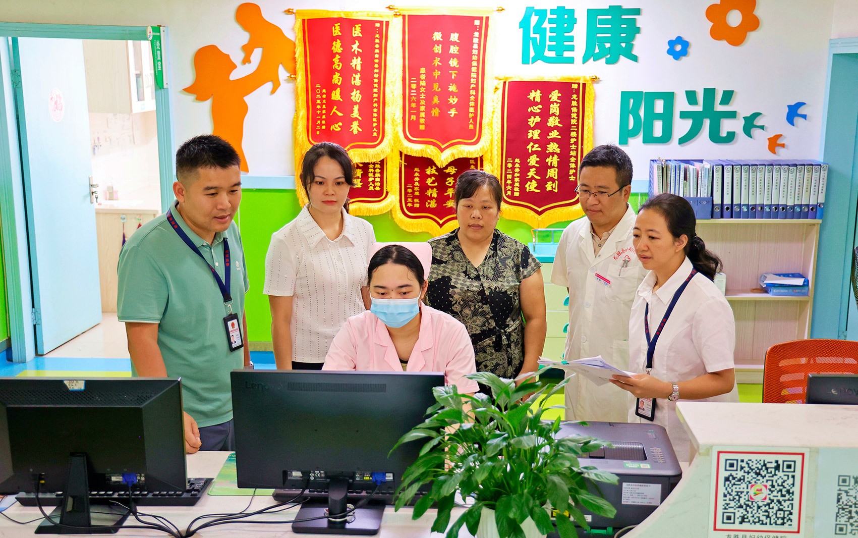 织密织牢困难群众兜底保障网