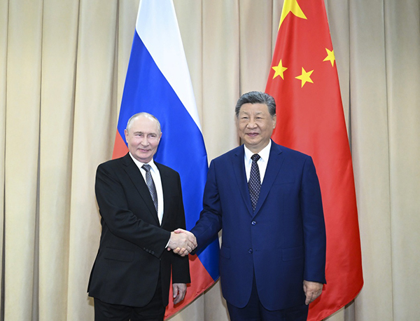 习近平分别会见俄罗斯总统普京、蒙古国总统呼日勒苏赫、乌兹别克斯坦总统米尔济约耶夫