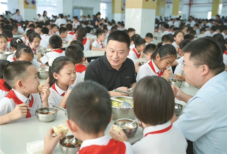 让老百姓得实惠、我们党得民心丨从“开学第一餐”到校园每一餐