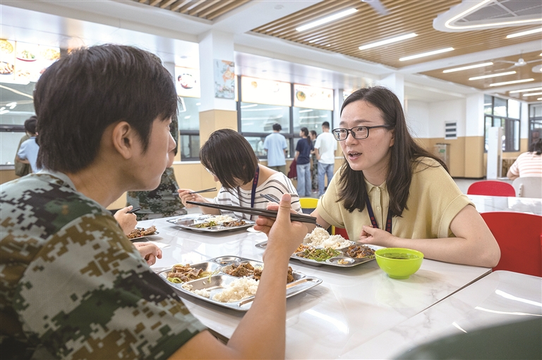 画里有话丨守护学生“舌尖上的安全”