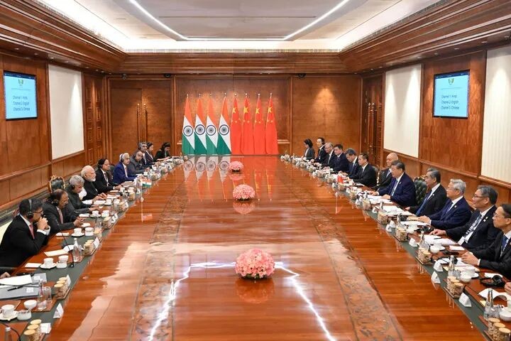 习近平会见印度总理莫迪