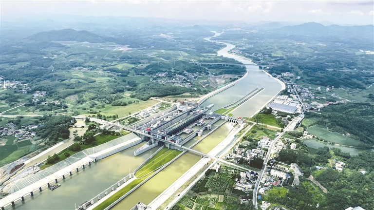平陆运河正式通航 一河通江海
