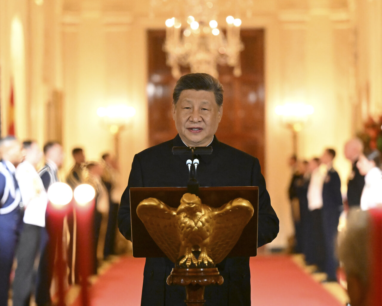 习近平和彭丽媛出席特朗普总统夫妇举行的欢迎国宴